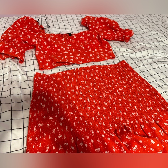 H&M Red Floral Two Piece Set - Picture 2 of 5